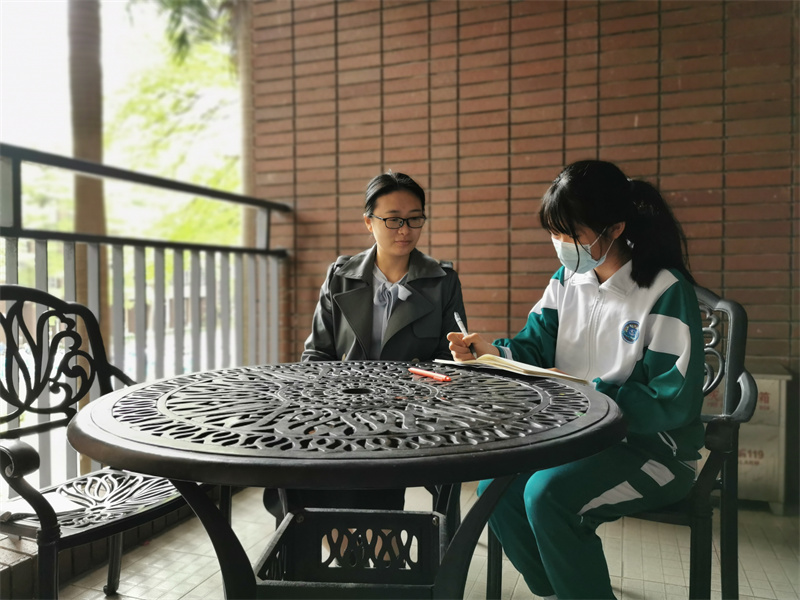 采访照片.jpg 采访照片.jpg